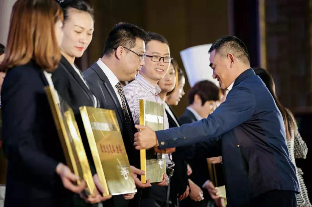 文商旅集团昆山宾馆荣获2019 “苏州小宴”双项表彰